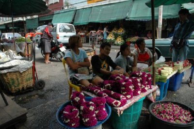 COMERCIO - ESPERANDO CLIENTES